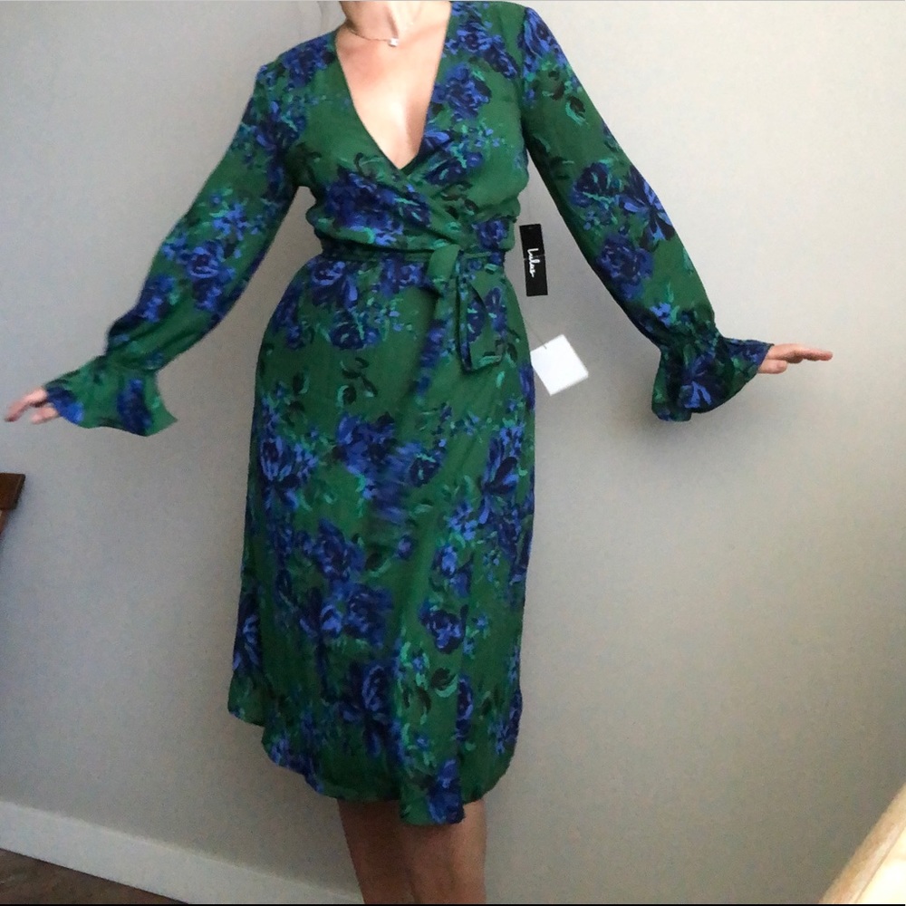 Lulus wrap dress NWT